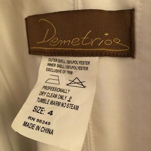 Perfect condition 
Dry cleaned.